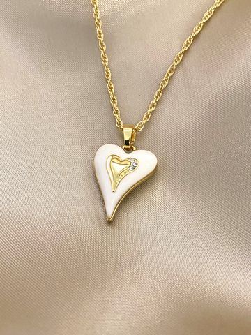 Hovedbilde 10715 Langt hvitt emalje hjerte