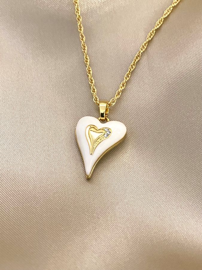 10715 Langt hvitt emalje hjerte