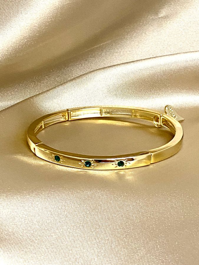 20367 Armbånd, gullfarget med grønne stener